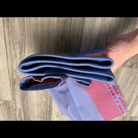 Fabletics Seamless Stars and Stripes Blue and Red 7/8 Leggings - Picture 14 of 14